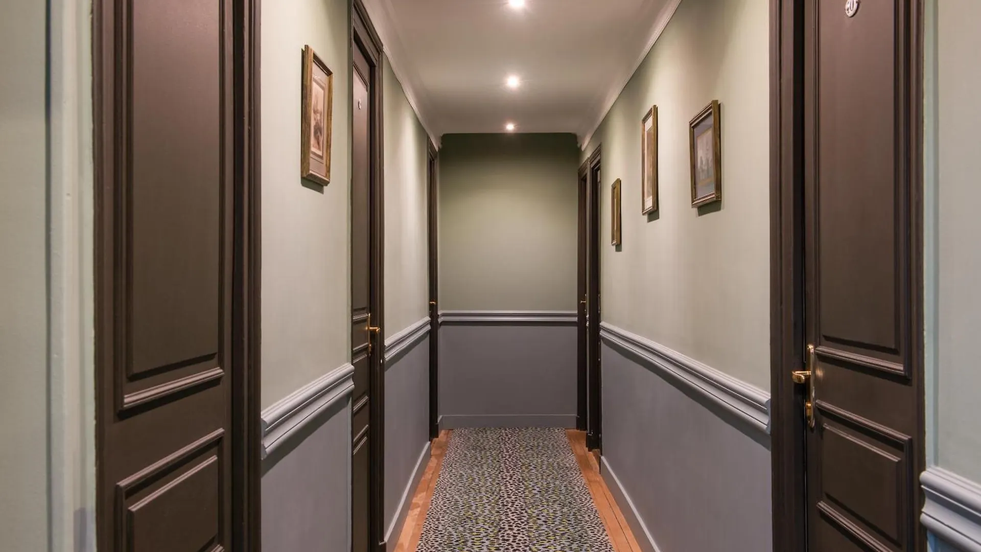 De La Porte Dorée Hotel 3*