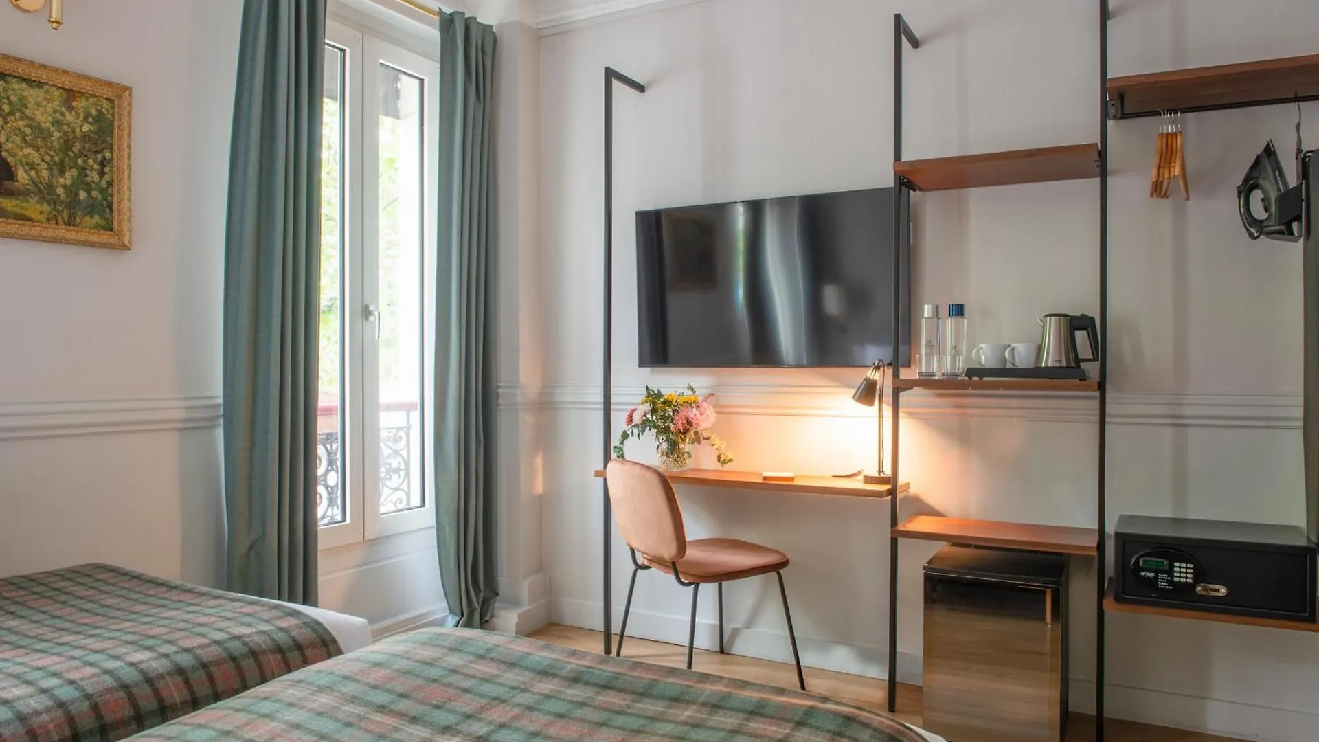 De La Porte Dorée Hotel 3*